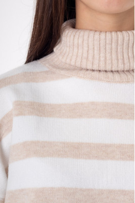 Светр жіночий